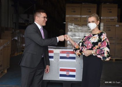 Hrvatska-donira-Crnoj-Gori-10-hiljada-vakcina